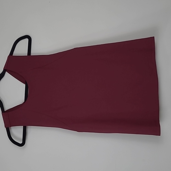 New Banana Republic sleeveless plum colored top - Picture 1 of 4
